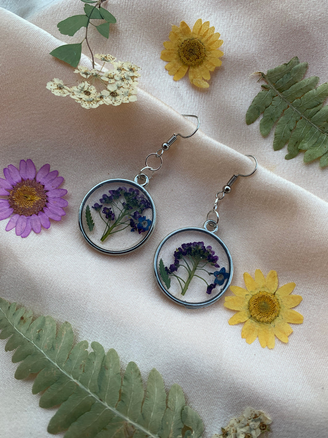 Circle flower earrings