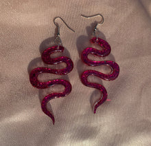 Load image into Gallery viewer, Dark pink glitter snake earrings
