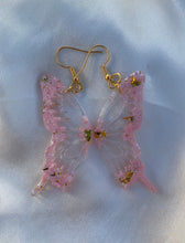 Load image into Gallery viewer, Baby pink and gold butterfly wing earrings (LINED)
