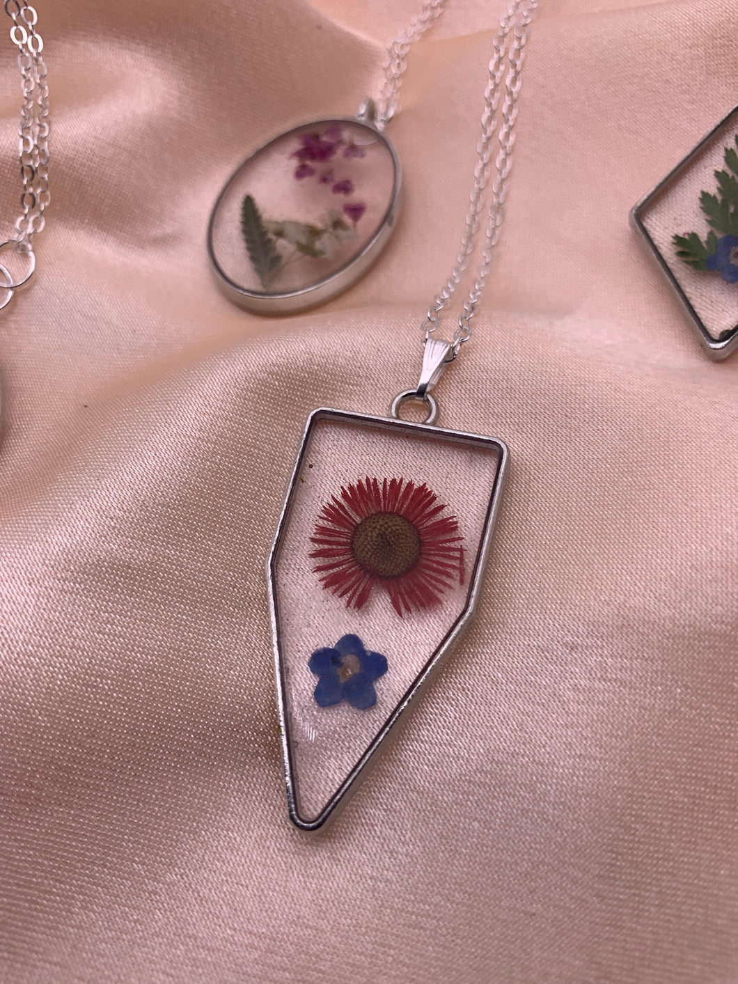 Sliver flower necklaces