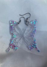 Load image into Gallery viewer, Iridescent lined butterfly wing earring
