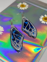 Load image into Gallery viewer, Blue velvet color shift butterfly earrings
