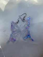 Load image into Gallery viewer, Iridescent lined butterfly wing earring
