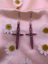 Load image into Gallery viewer, Pink to purple dagger earrings
