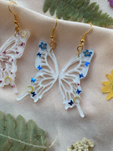 Load image into Gallery viewer, Gold hook flower butterfly wing earrings
