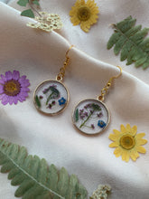 Load image into Gallery viewer, Circle flower earrings
