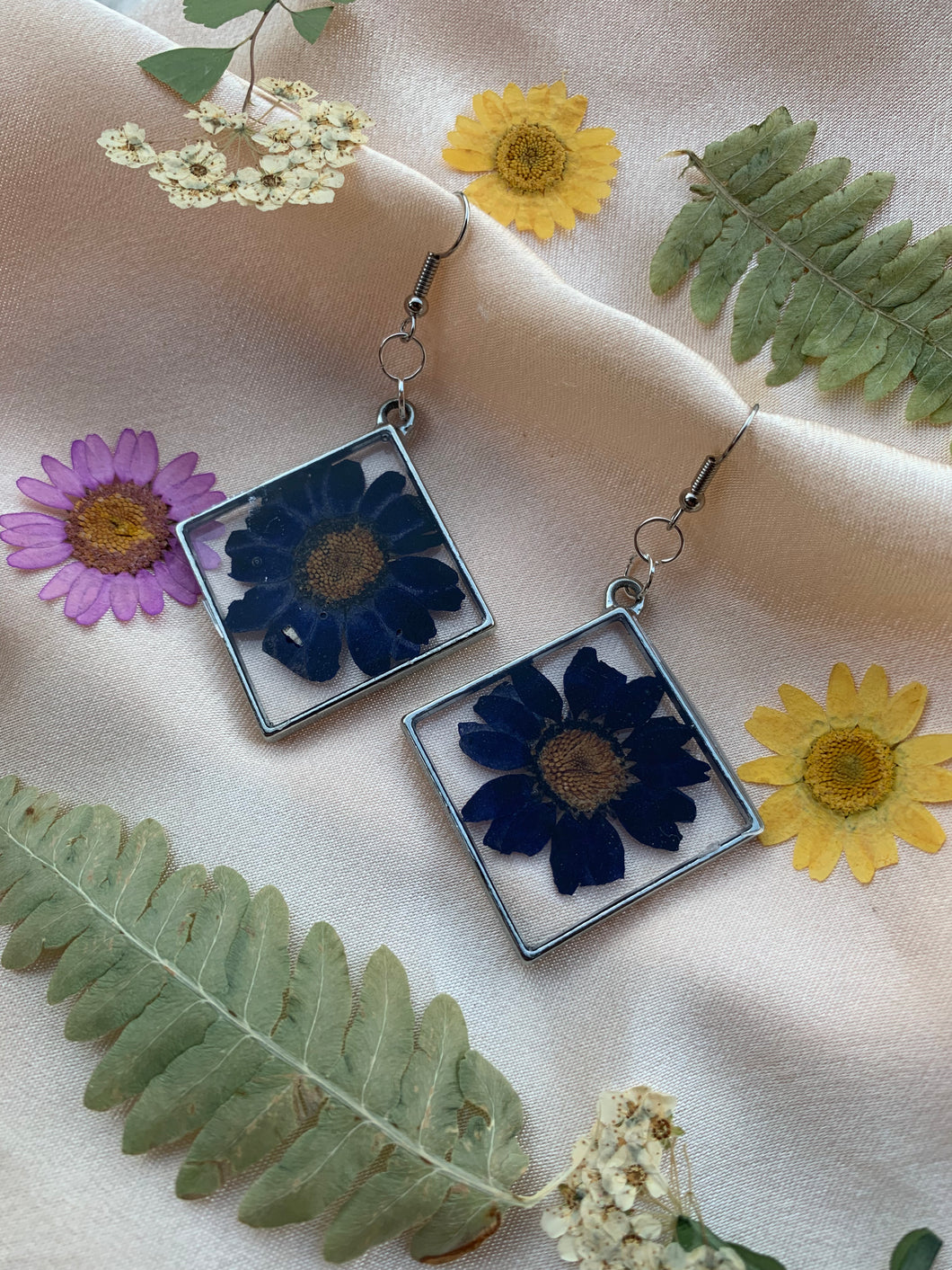 square flower earrings