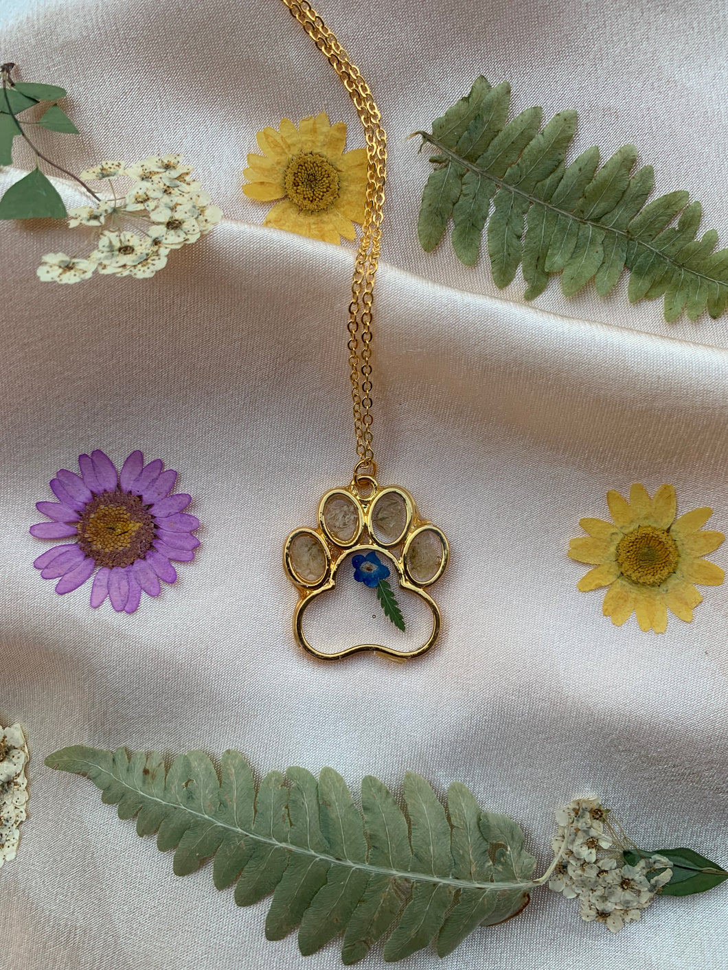 Gold flower necklaces