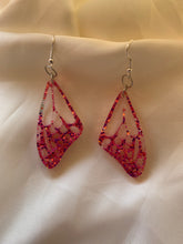 Load image into Gallery viewer, Dark pink glitter butterfly earrings
