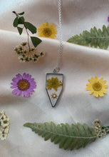 Load image into Gallery viewer, Sliver flower necklaces
