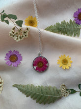 Load image into Gallery viewer, Sliver flower necklaces
