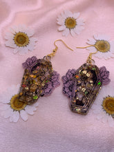 Load image into Gallery viewer, Pink and gold flower coffin earrings
