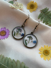 Load image into Gallery viewer, Circle flower earrings
